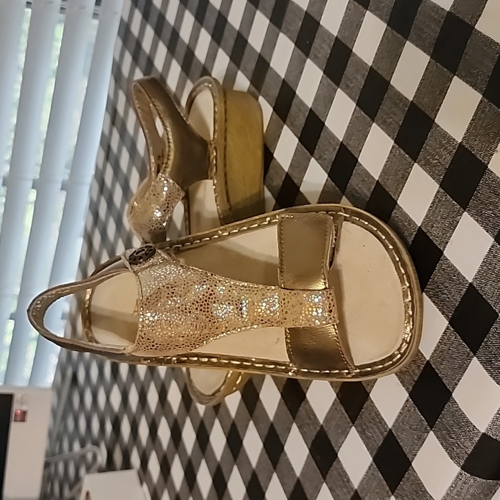 ALEGRIA GENTY WORN BEAUTIFUL GOLD SANDALS